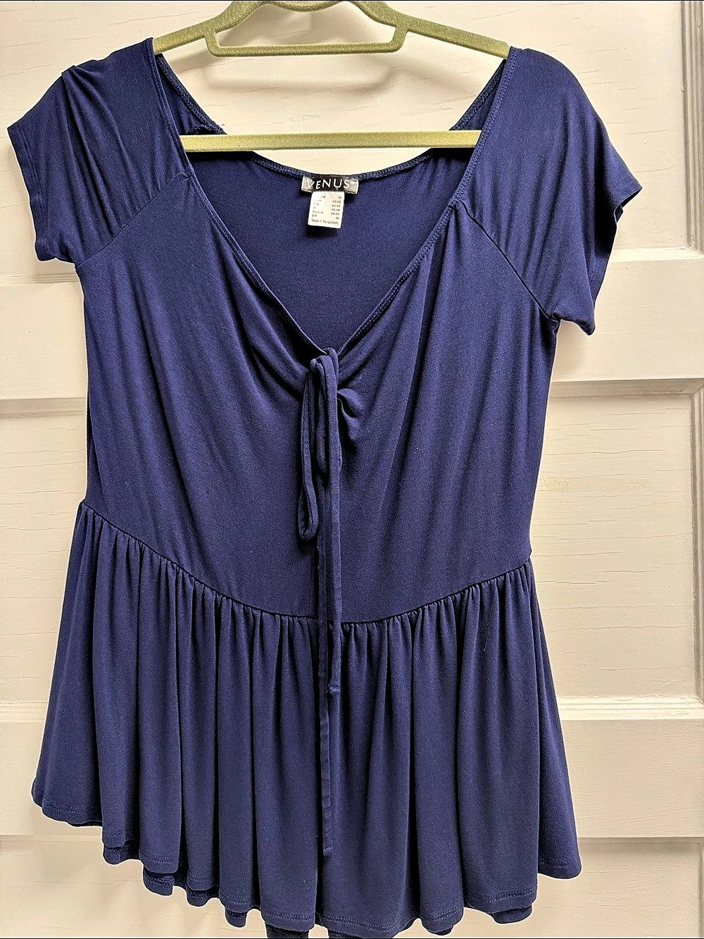 VENUS navy blouse Size Medium Like New